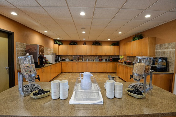 Breakfast/Coffee Service 54 of 65