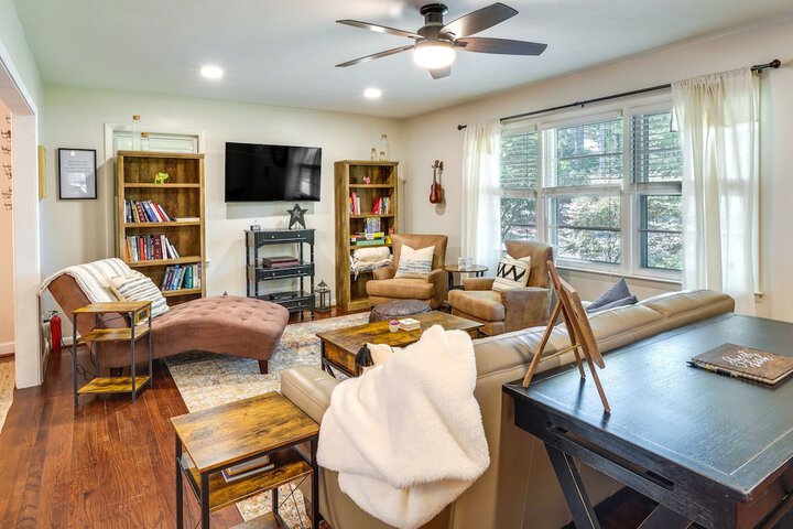 Southern Pines Vacation Rental w / Deck & Grill!
