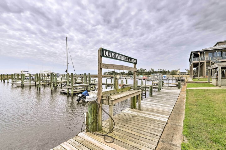Diamondhead Condo - Marina Pool Access & Golfing!