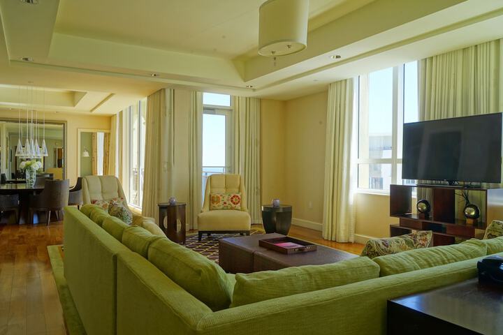 Room 143 of 412