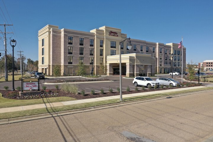 Hotel 5 of 82