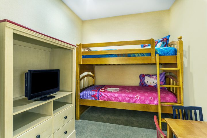 Room 10 of 40