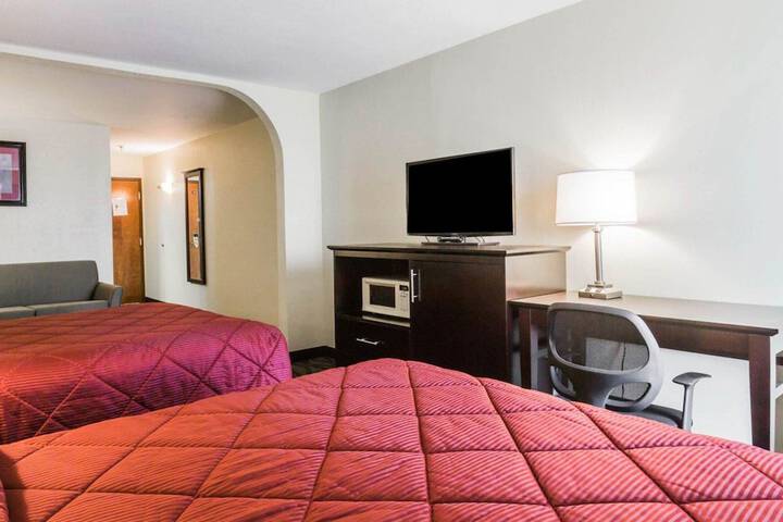 Quality Inn & Suites North Montgomery