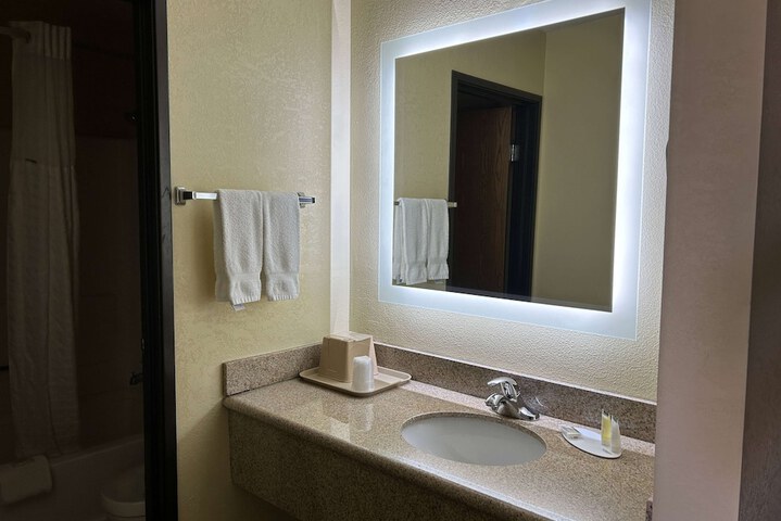 Days Inn by Wyndham Holbrook