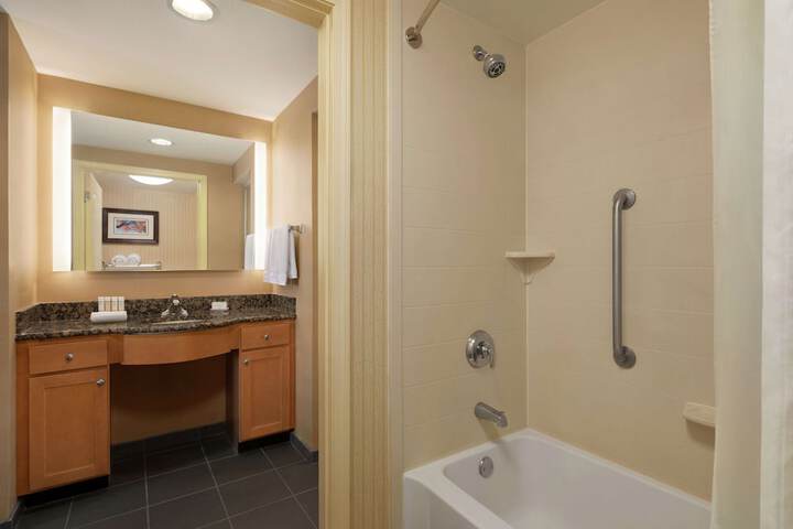 Room 21 of 40