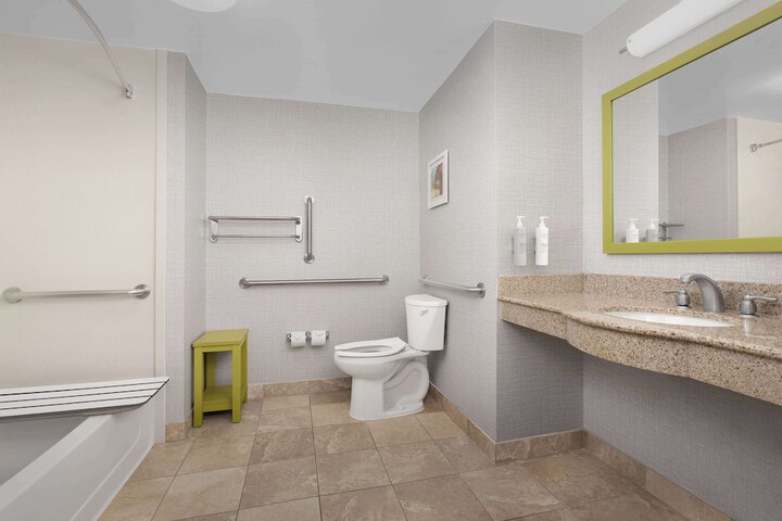 Hampton Inn & Suites Durham / North I-85
