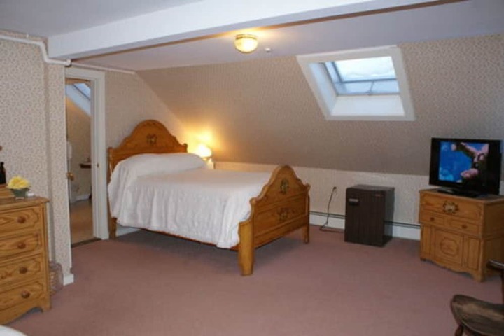 Room 42 of 70