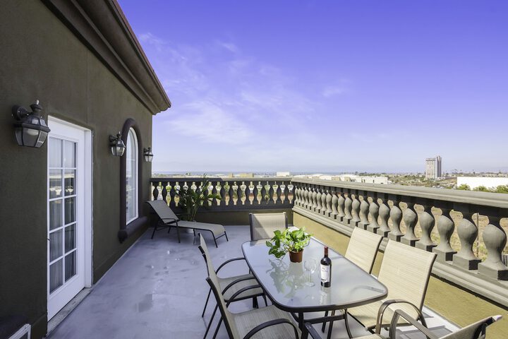 The Hotel Oceanside