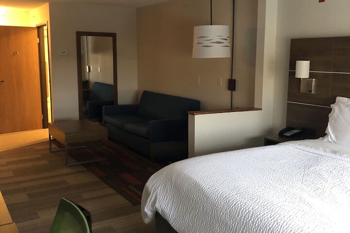 Holiday Inn Express Mt. Vernon by IHG