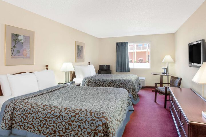 Room 7 of 15