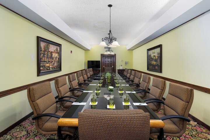 MCM Elegante Suites Abilene
