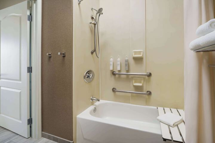 Homewood Suites by Hilton Providence / Warwick