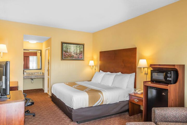 Quality Inn Calera I-65 exit 231