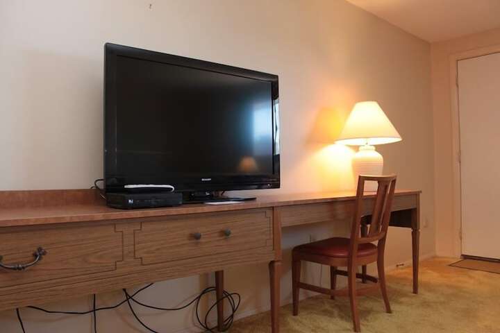 Room 9 of 19
