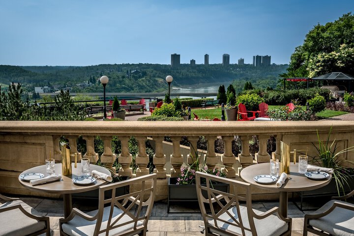 Fairmont Hotel Macdonald