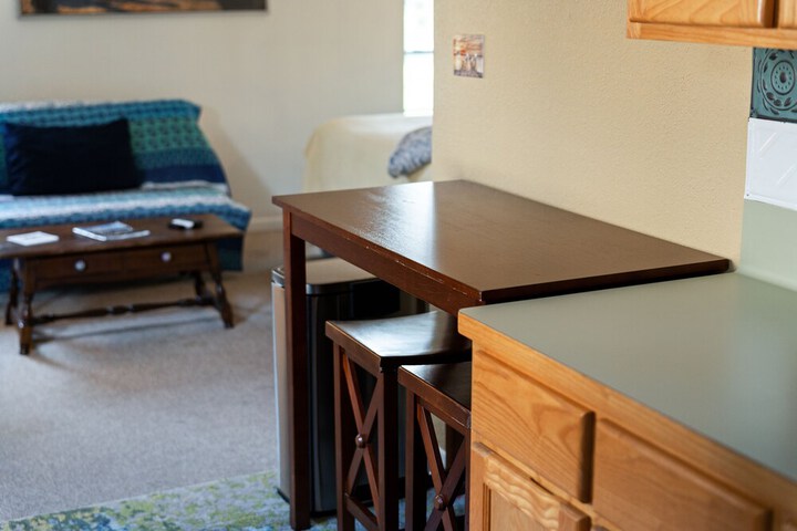 Pet-friendly Marble Falls Home w / Hot Tub!