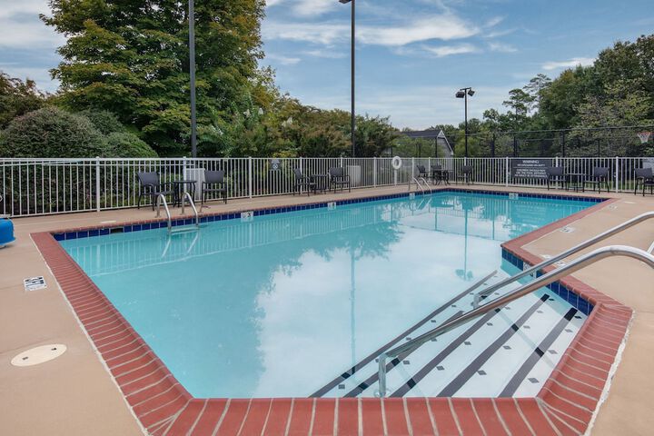 Pool 4 of 33