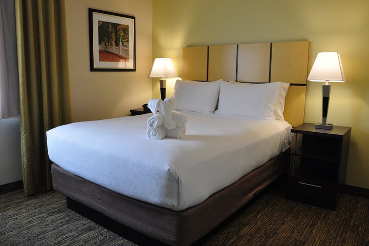 Room 32 of 41