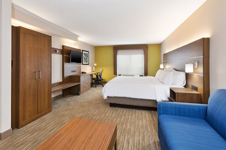 Room 15 of 34
