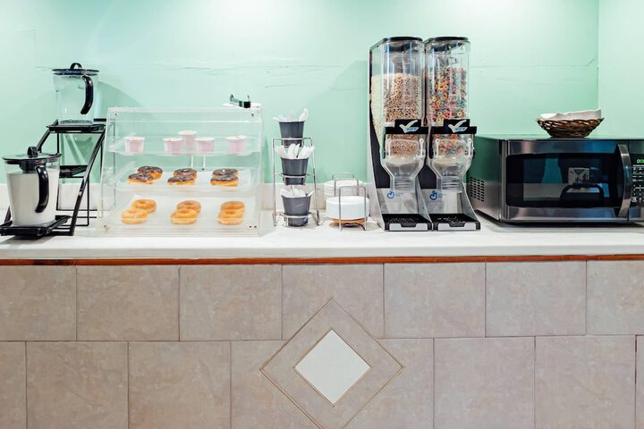 Rodeway Inn & Suites Carrollton