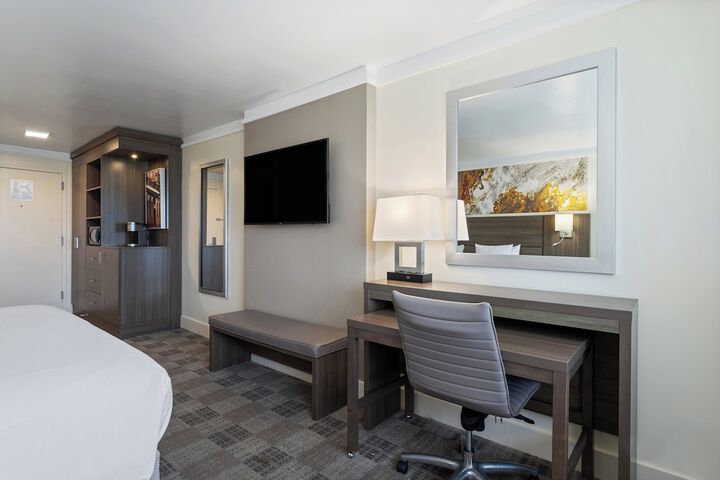 Crowne Plaza Executive Center Baton Rouge by IHG
