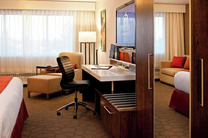 Room 22 of 102