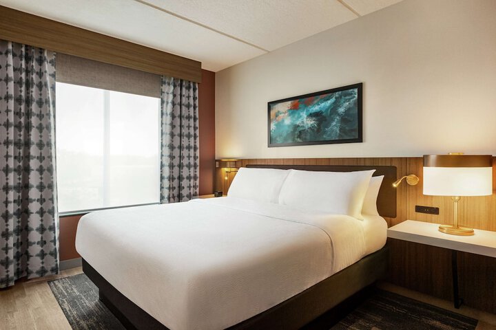 Room 14 of 37