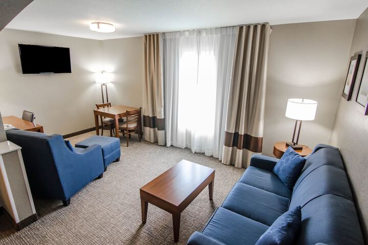 Comfort Inn & Suites Pittsburg KS