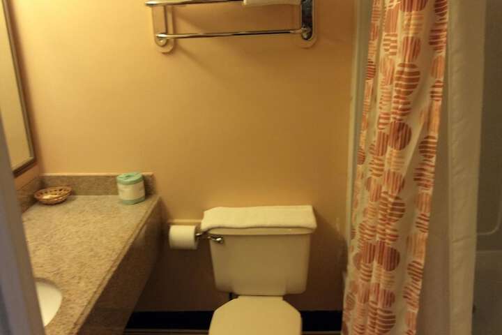 Room 13 of 37