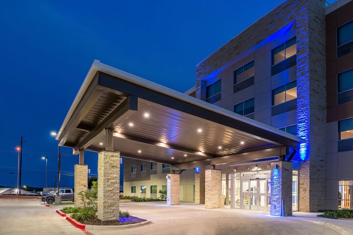 Hotel 2 of 49