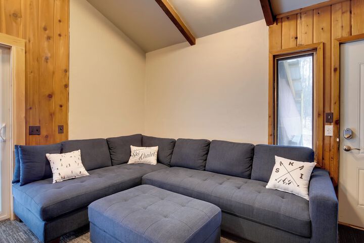Iron River Condo w / Gas Grill Near Skiing + Hiking