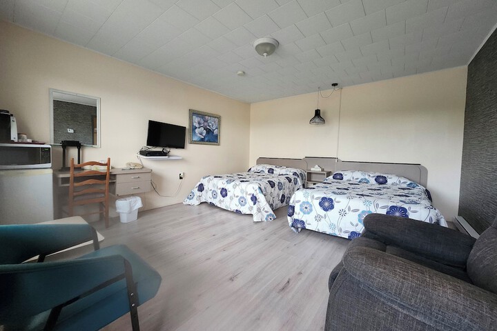 Room 3 of 6
