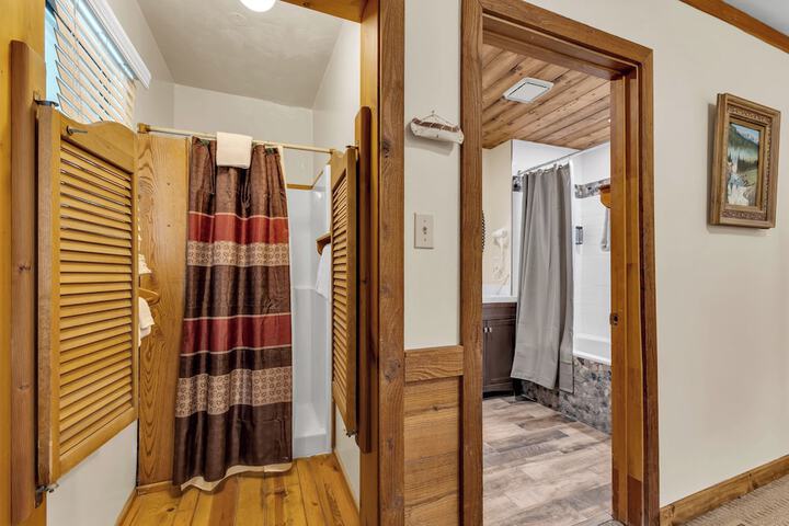 Room 202 of 256