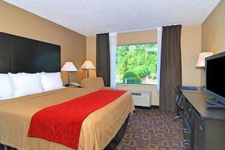 Room 25 of 34
