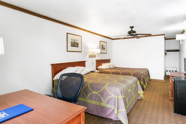 Room 42 of 59