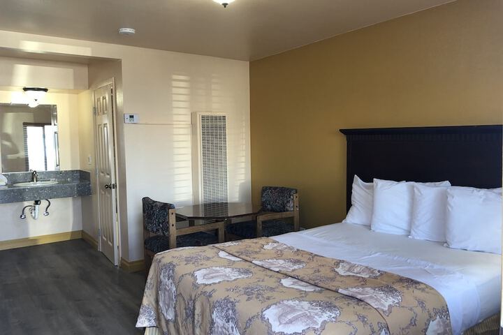 Room 10 of 35