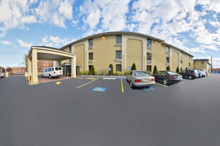 Red Carpet Inn Newark Irvington NJ