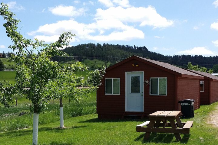 No Name City Luxury Cabins & RV