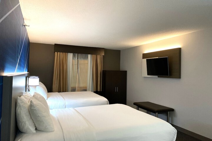 Room 27 of 45