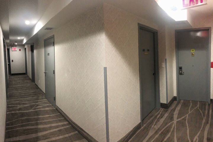 Ballroom/Hall 31 of 37