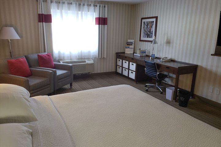 Room 28 of 37