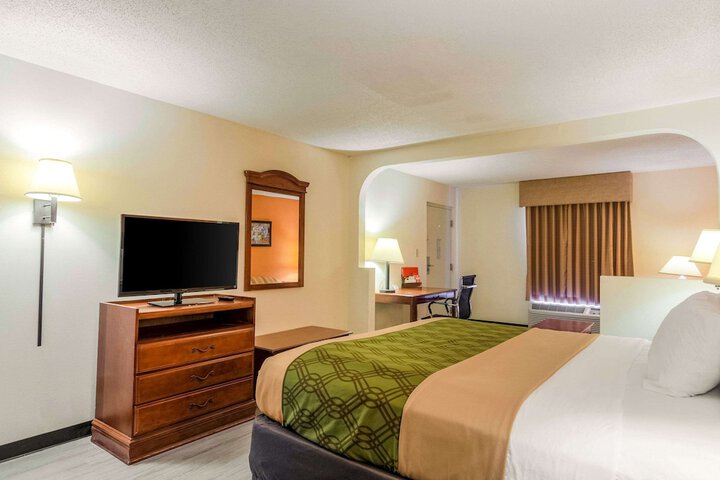 Room 10 of 27
