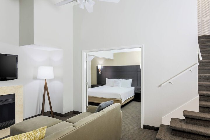 Room 14 of 34