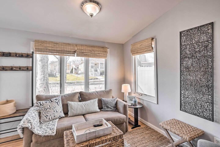 Bright Belmar Cottage Half Mi to Boardwalk!