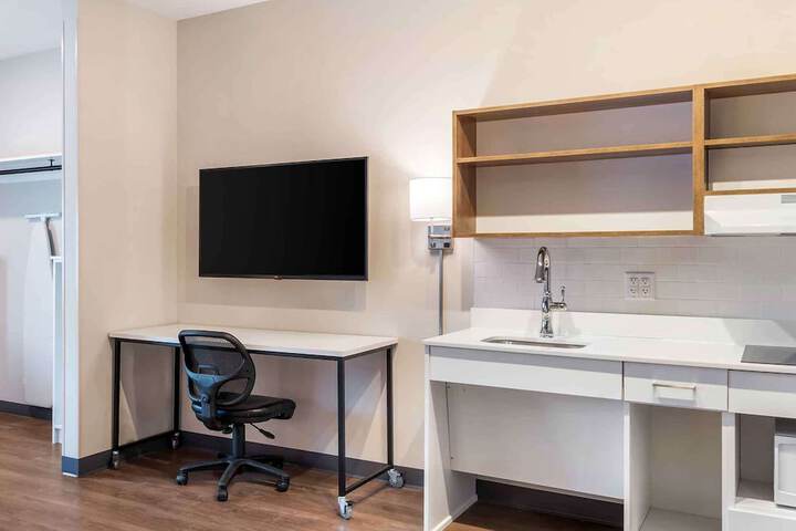 Room 13 of 34