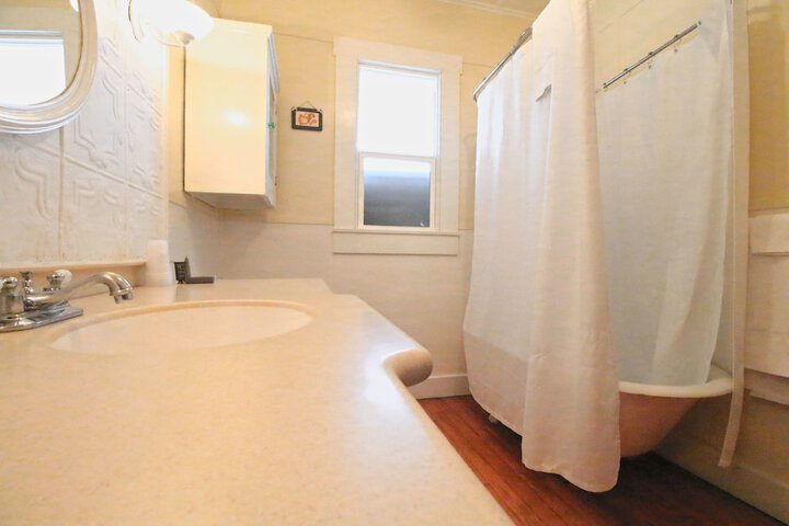 Peach Tree Inn & Suites