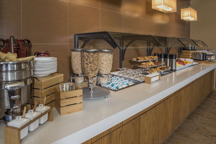 Breakfast/Coffee Service 33 of 38