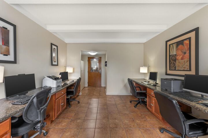 Best Western Plus Madison-Huntsville Hotel