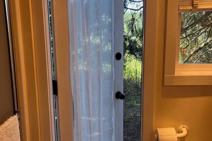 Room 15 of 33