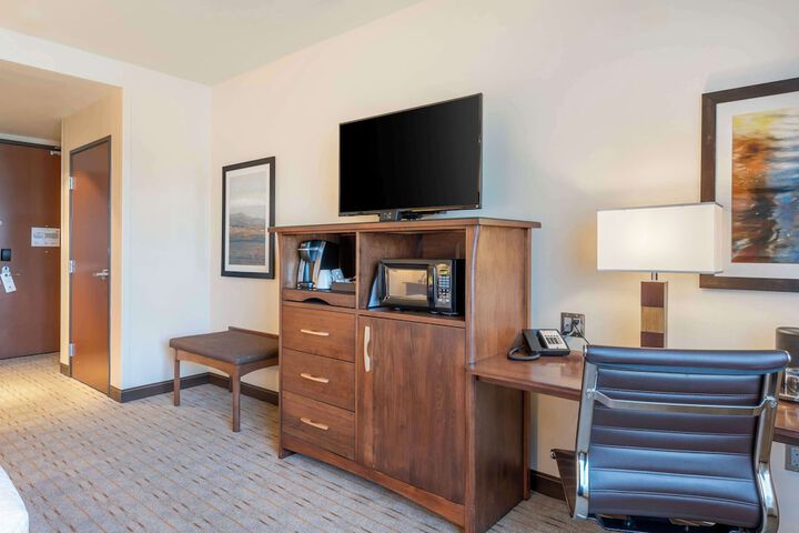 Best Western Premier Boulder Falls Inn